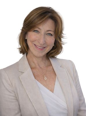Portrait of Jan Fleming, REALTOR®.